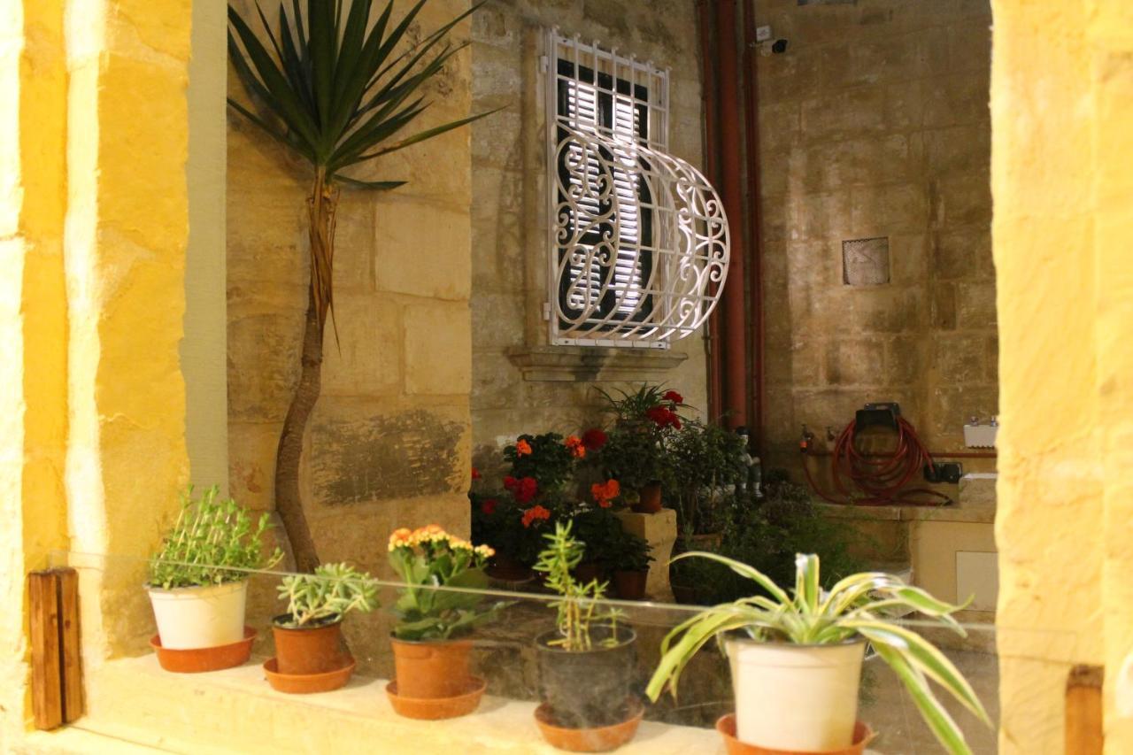 Palazzino Nina Boutique Hotel Qormi Exterior photo