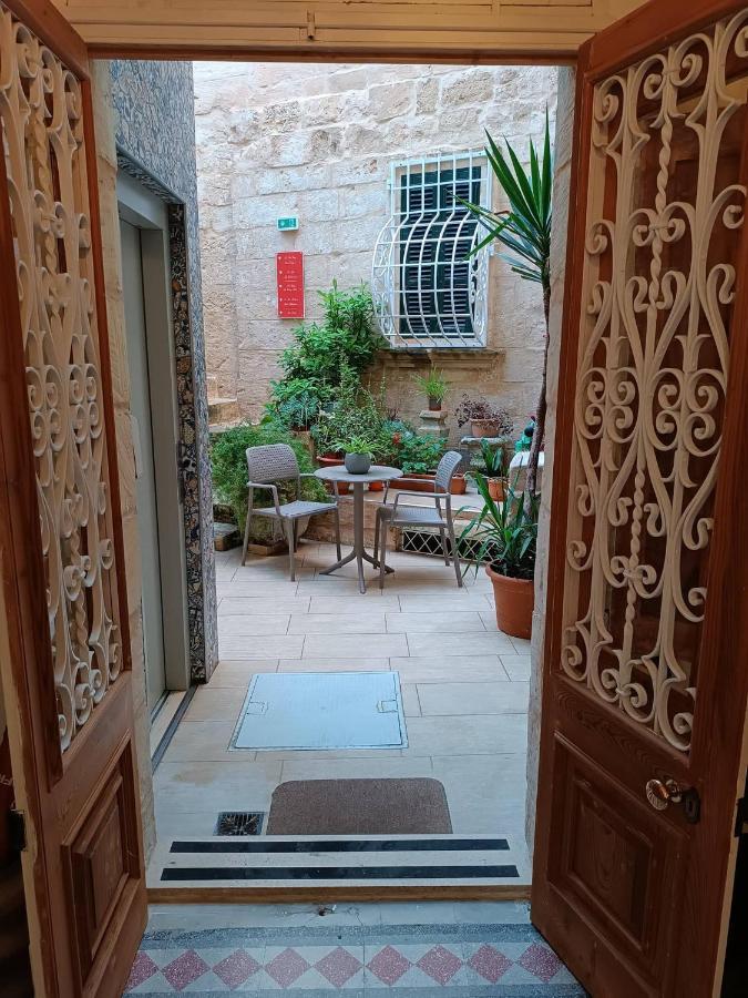 Palazzino Nina Boutique Hotel Qormi Exterior photo